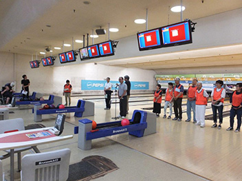 ��19�� �D�y�s�g�̏Ⴊ���҃{�E�����O���̗l�q1