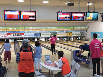 ��19�� �D�y�s�g�̏Ⴊ���҃{�E�����O���̗l�q5