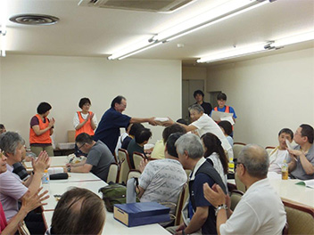 ��19�� �D�y�s�g�̏Ⴊ���҃{�E�����O���̗l�q6